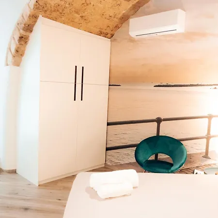 Timeless Apulian Luxury Apartament Bari